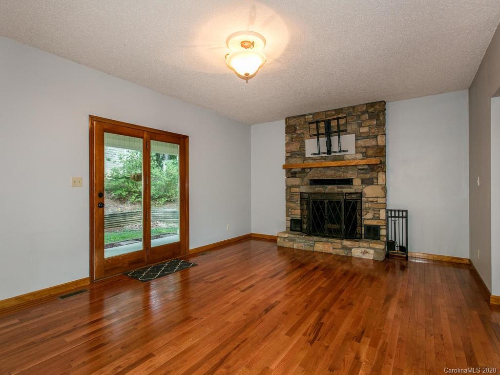 44 Wrights Cove Road Fairview, NC 28730 - Photo 7 of 37 Gallery Image 7