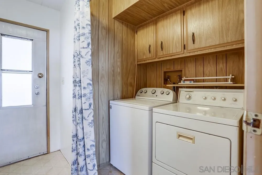 650 South Rancho Santa Fe Road, Unit 44 San Marcos, CA 92078 - Photo 23 of 25 a utility room with dryer and washer