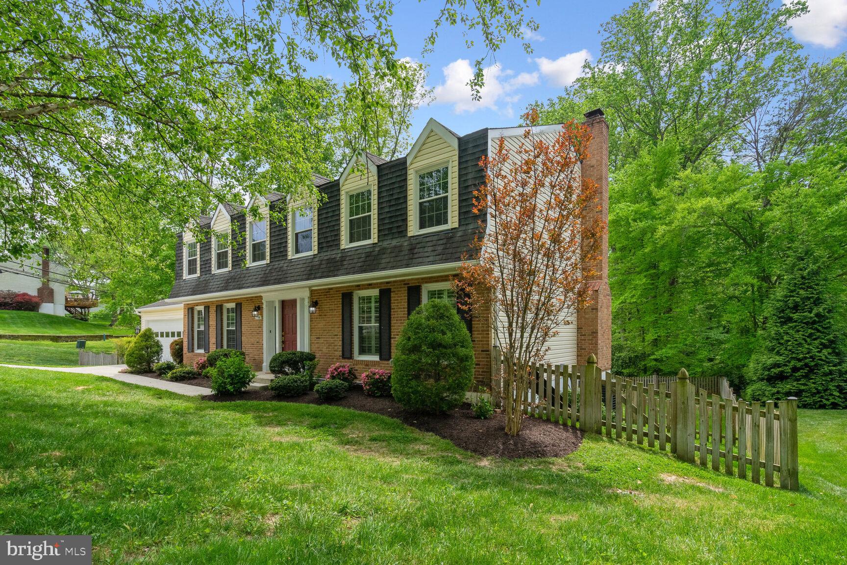 7586 Vogels Way Springfield, VA 22153 - Photo 4 of 42 Professionally landscaped