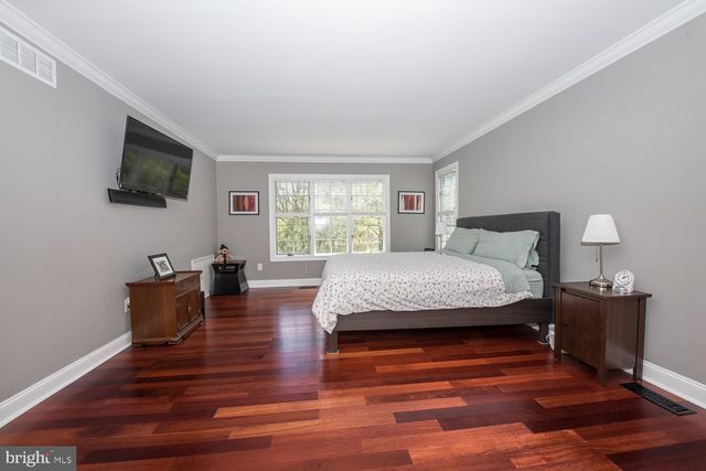 $516,000 | 8 Lakeview Circle, Berwyn, PA 19312