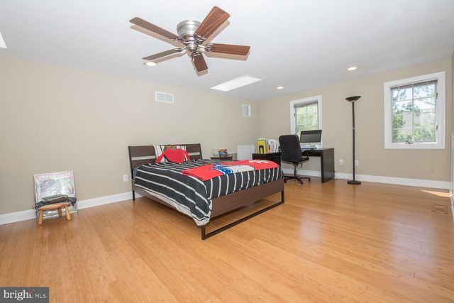 $516,000 | 8 Lakeview Circle, Berwyn, PA 19312