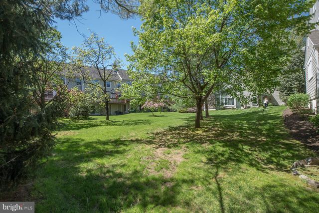 $516,000 | 8 Lakeview Circle, Berwyn, PA 19312