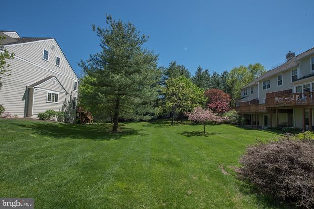 $516,000 | 8 Lakeview Circle, Berwyn, PA 19312