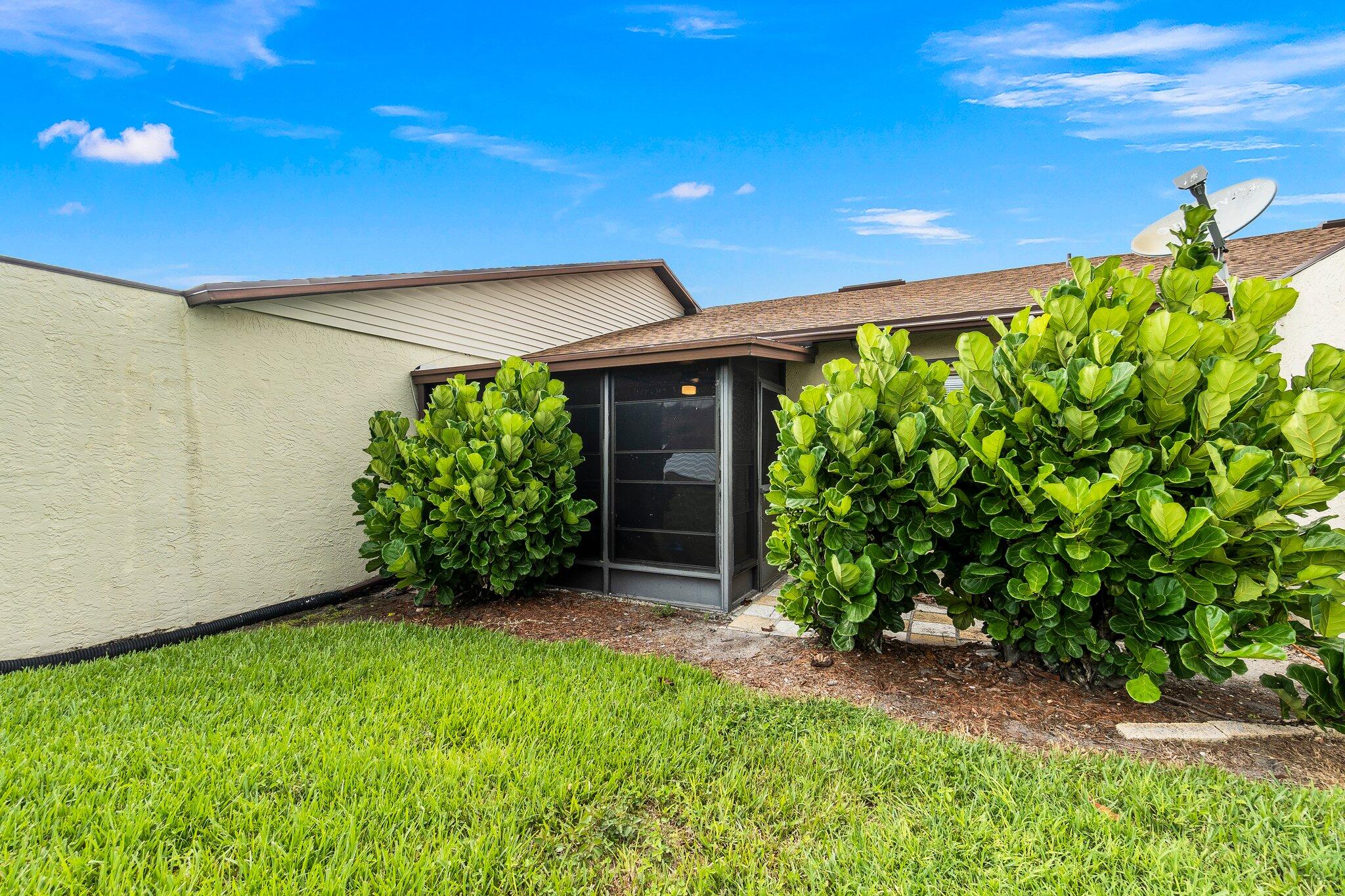 6012 Indrio Road, Unit E2 Fort Pierce, FL 34951 - Photo 23 of 25 24-web-or-mls-DSC03084