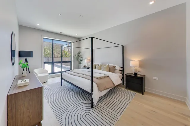 $1,150,000 | 613 North Ogden Avenue, Unit 2E, Chicago, IL 60642