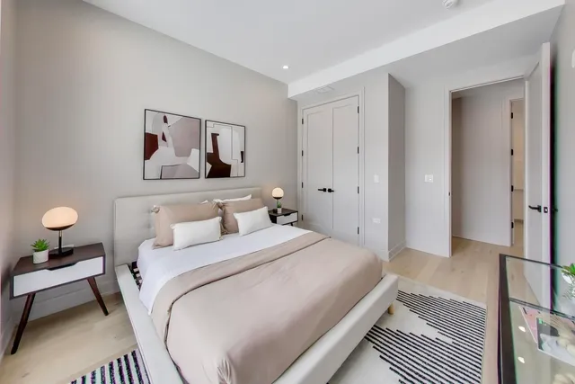 $1,150,000 | 613 North Ogden Avenue, Unit 2E, Chicago, IL 60642