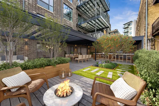 $1,150,000 | 613 North Ogden Avenue, Unit 2E, Chicago, IL 60642