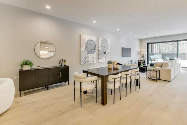 $1,150,000 | 613 North Ogden Avenue, Unit 2E, Chicago, IL 60642