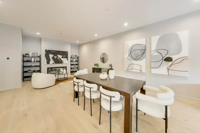 $1,150,000 | 613 North Ogden Avenue, Unit 2E, Chicago, IL 60642