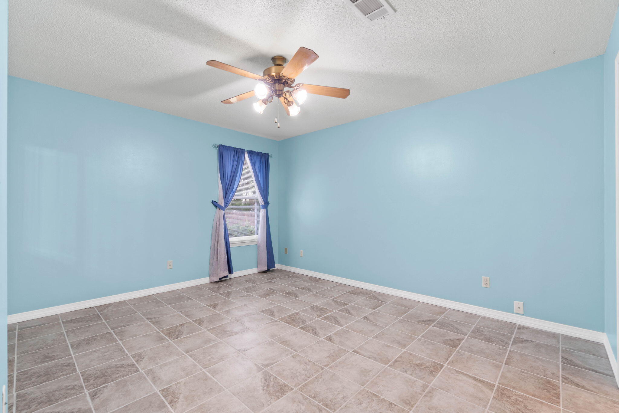 8532 Misty Ridge Lane Navarre, FL 32566 - Photo 21 of 46 21-web-or-mls-Final-21