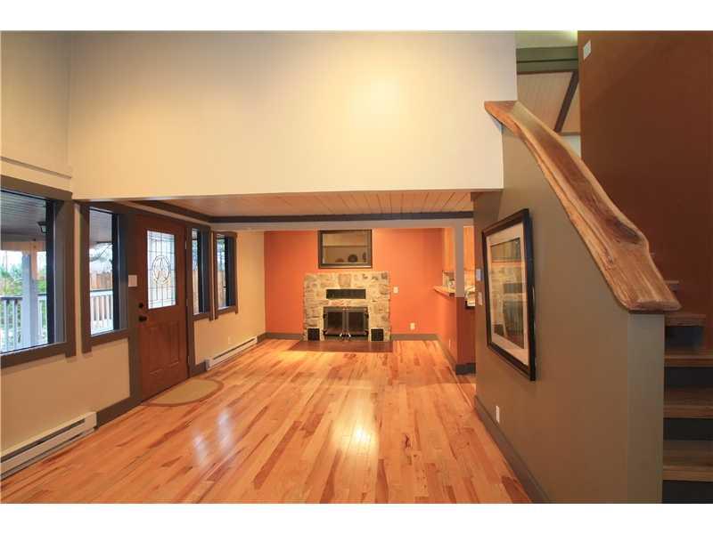 105 Jeffrey Road Acme, PA 15610 - Photo 2 of 23 Living Room.