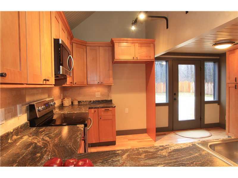 105 Jeffrey Road Acme, PA 15610 - Photo 4 of 23 Kitchen.