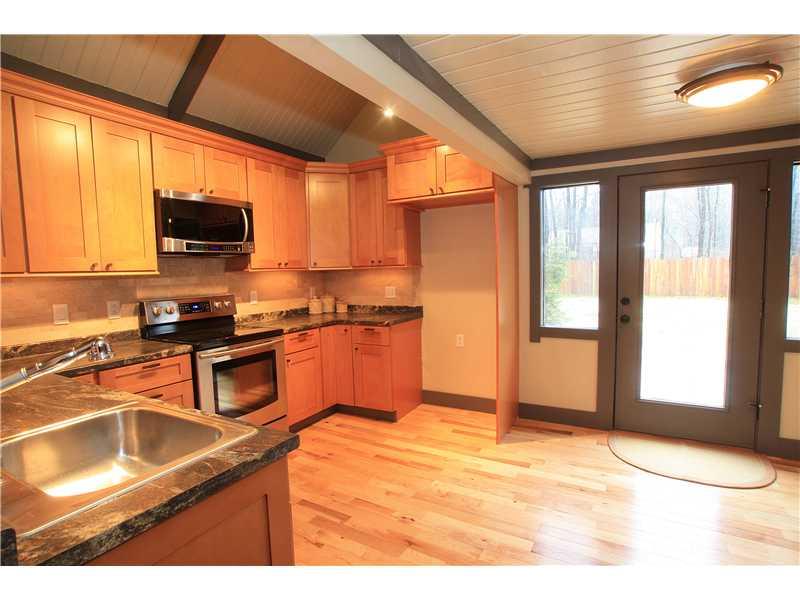 105 Jeffrey Road Acme, PA 15610 - Photo 6 of 23 Kitchen.
