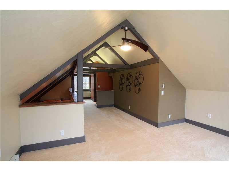 105 Jeffrey Road Acme, PA 15610 - Photo 9 of 23 Great Room.