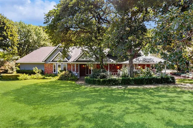 $840,000 | 917 Hillside Drive, Copper Canyon, TX 75077