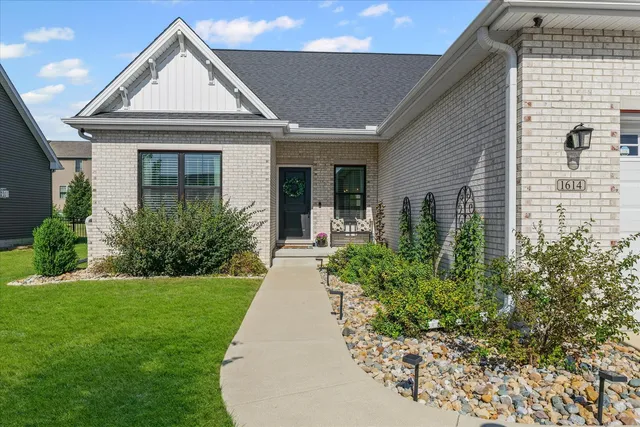 $497,000 | 1614 Kassen Avenue, Mahomet, IL 61853