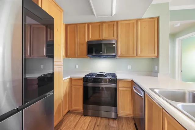 $375,000 | 5201 Laguna Oaks Drive, Unit 96, Elk Grove, CA 95758