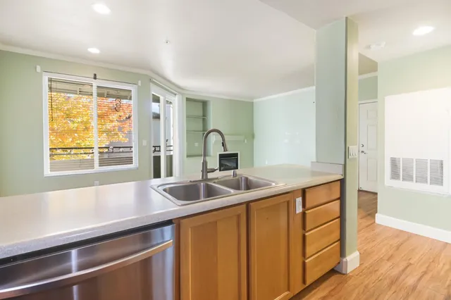 $375,000 | 5201 Laguna Oaks Drive, Unit 96, Elk Grove, CA 95758