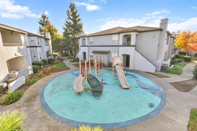 $375,000 | 5201 Laguna Oaks Drive, Unit 96, Elk Grove, CA 95758