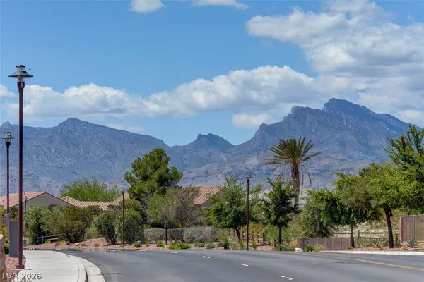 $2,795 | 8216 Imperial Lakes Street, Las Vegas, NV 89131