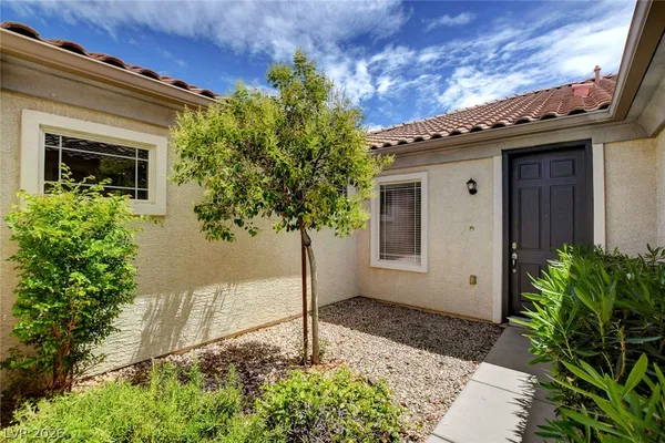 $2,795 | 8216 Imperial Lakes Street, Las Vegas, NV 89131