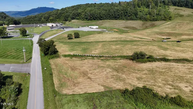 $920,000 | 1 Joe R McCrary Road, Fall Branch, TN 37656