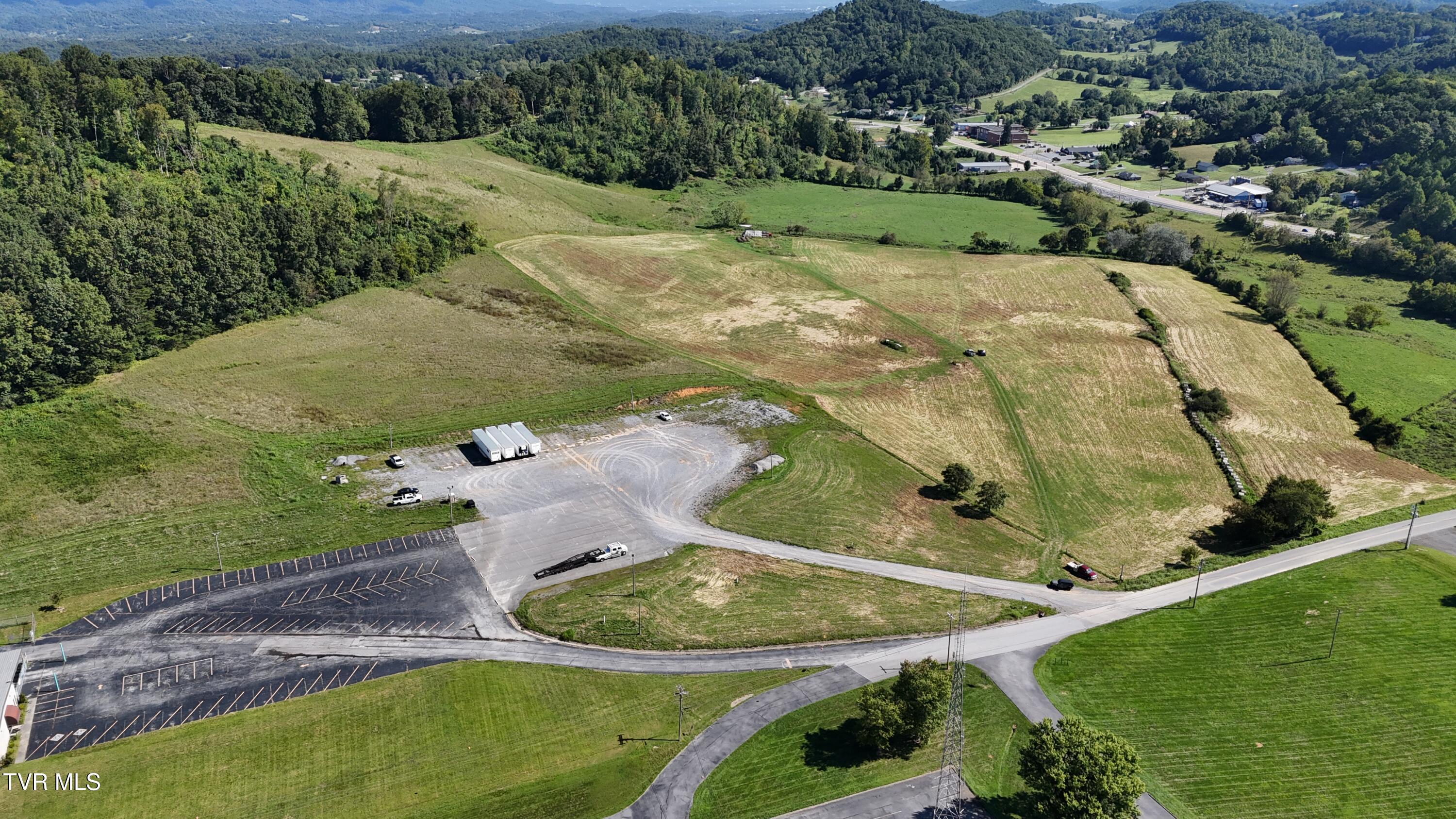 1 Joe R McCrary Road Fall Branch, TN 37656 - Photo 34 of 43 dji_fly_20250826_103348_0517_17562191614