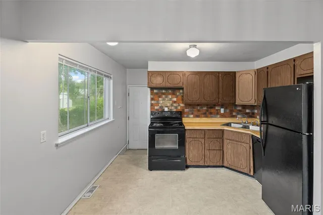 $144,900 | 10 Garnier Court, Florissant, MO 63031