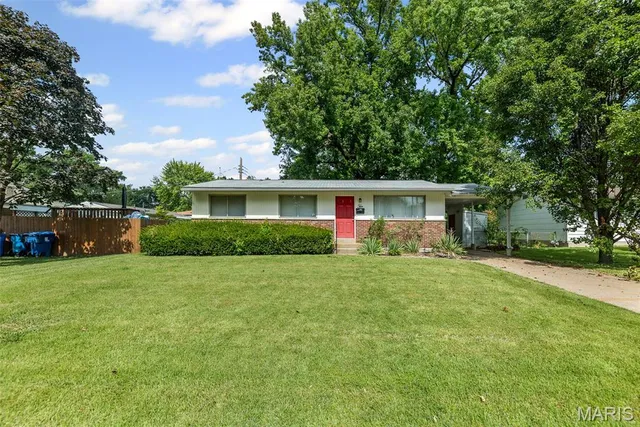 $144,900 | 10 Garnier Court, Florissant, MO 63031