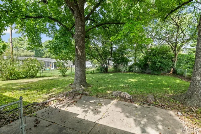 $144,900 | 10 Garnier Court, Florissant, MO 63031