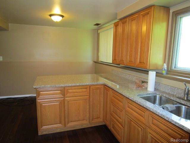 26150 Carlysle Street Inkster, MI 48141 - Photo 9 of 37