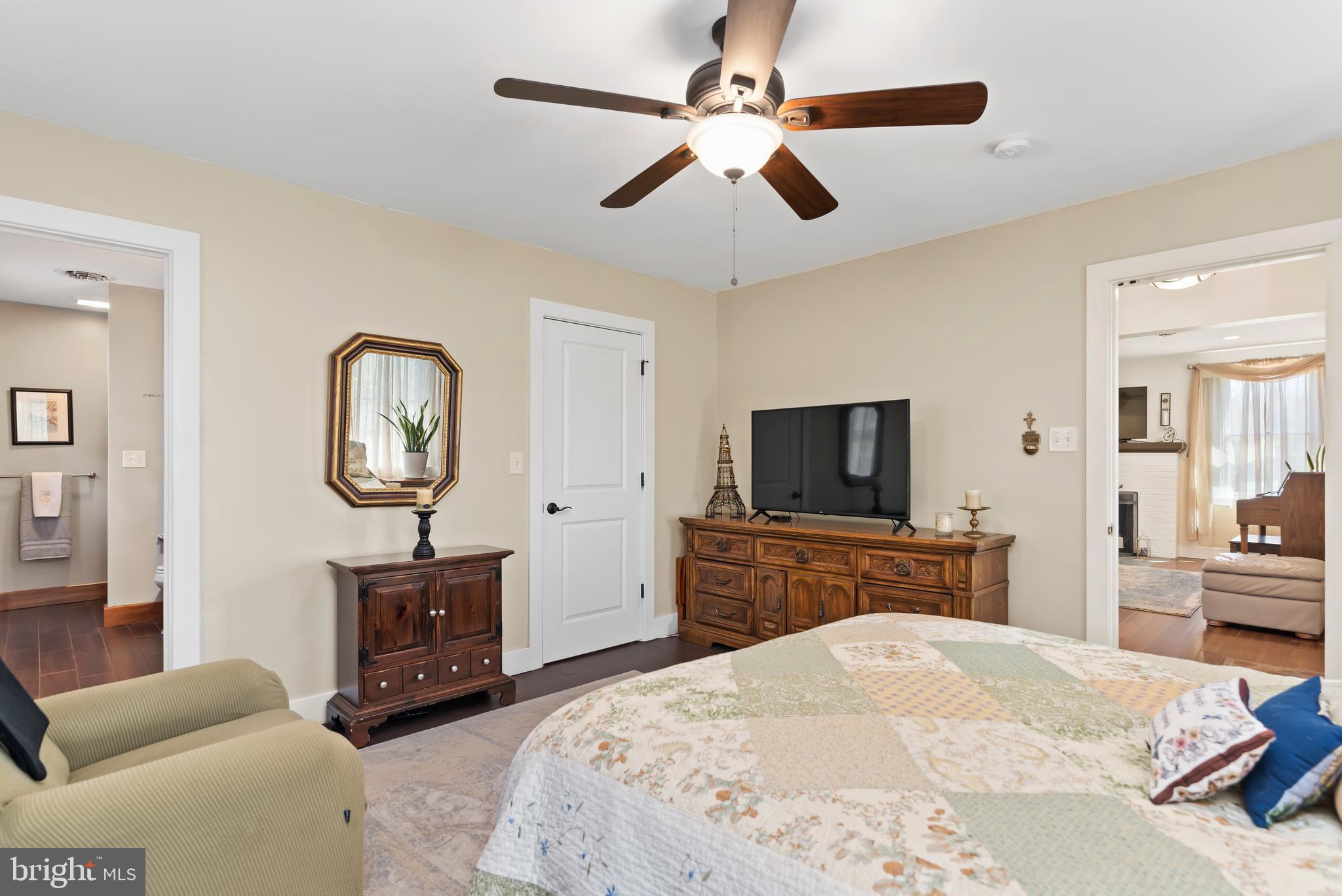 1459 Goodyear Road Gardners, PA 17324 - Photo 13 of 39 1st floor owners suite w/ bathroom & Large Closet
