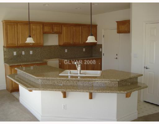 157 Short Ruff Way Las Vegas, NV 89148 - Photo 3 of 11 Kitchen.