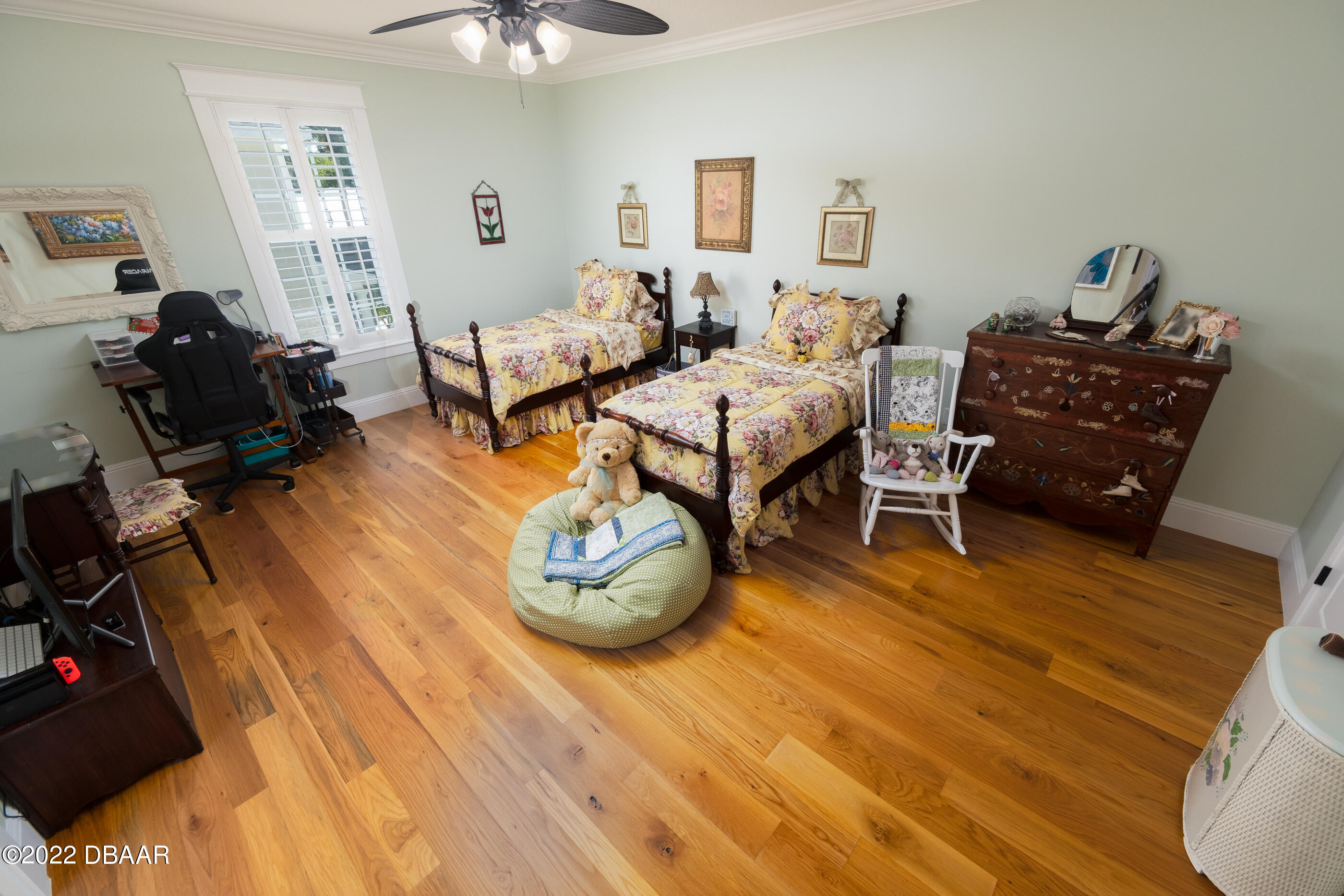 1212 South Riverside Drive New Smyrna Beach, FL 32168 - Photo 35 of 49 a living room with furniture and wooden floor