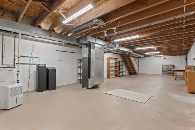 $250,000 | 5725 Aberdeen Court, South Bend, IN 46614