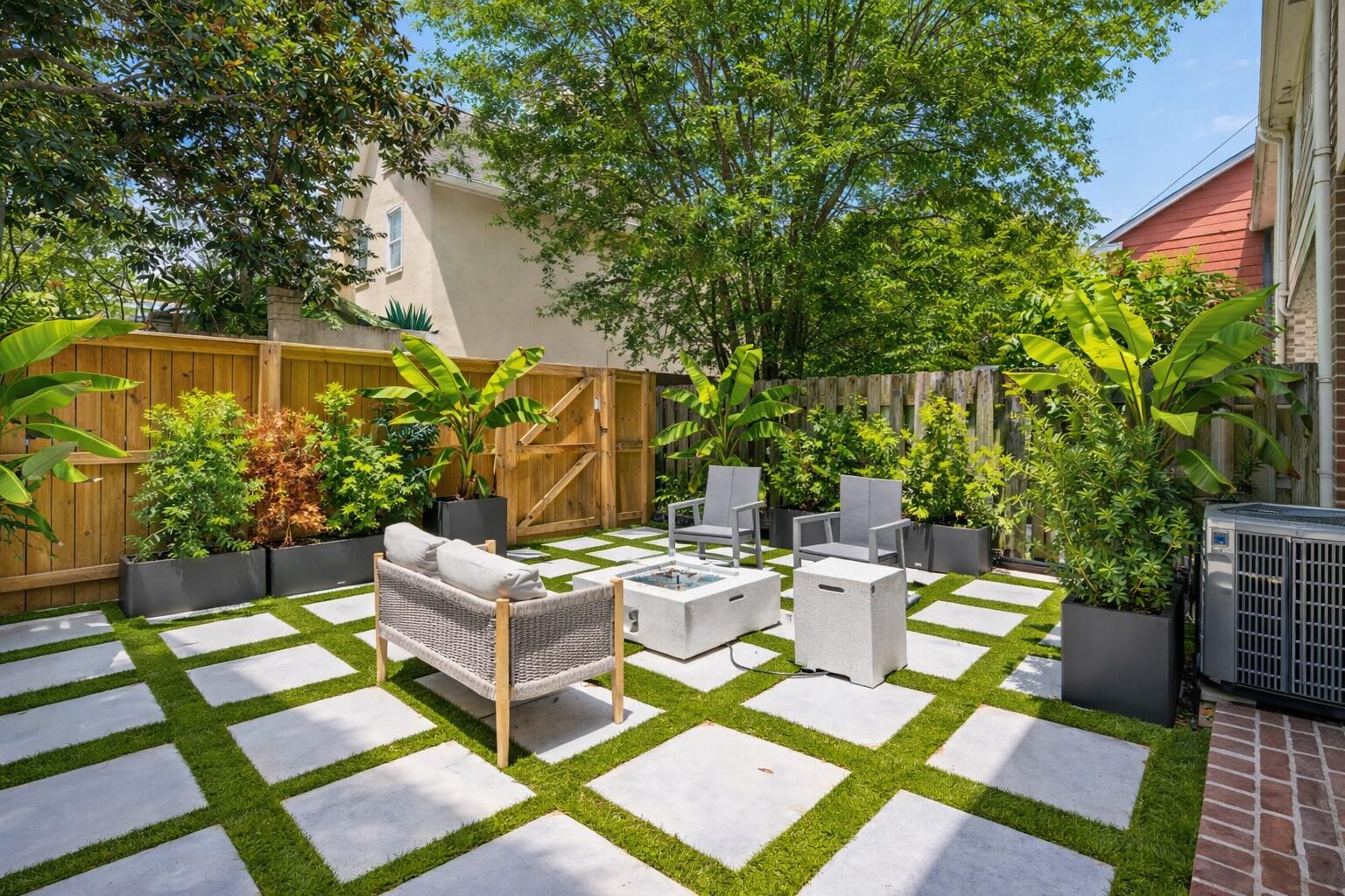 146 Broad Street, Unit B Charleston, SC 29401 - Photo 2 of 44 Private Courtyard