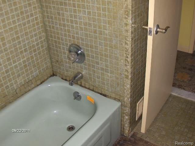 11127 Afton Road Southgate, MI 48195 - Photo 22 of 25 Picture 060