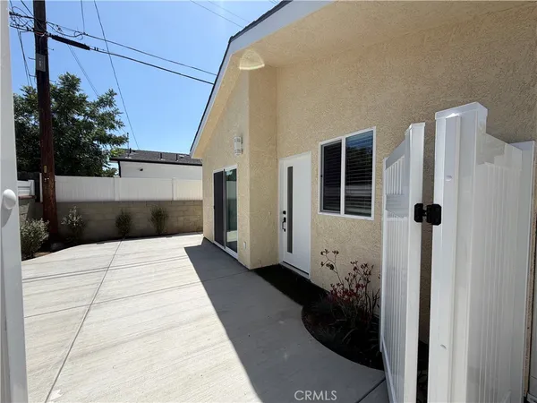 $3,000 | 7814 Amestoy Avenue, Lake Balboa, CA 91406