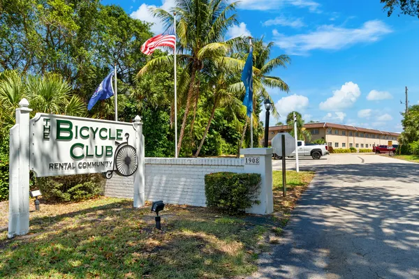 $2,295 | 1908 Northwest 4th Avenue, Unit 107, Boca Raton, FL 33432