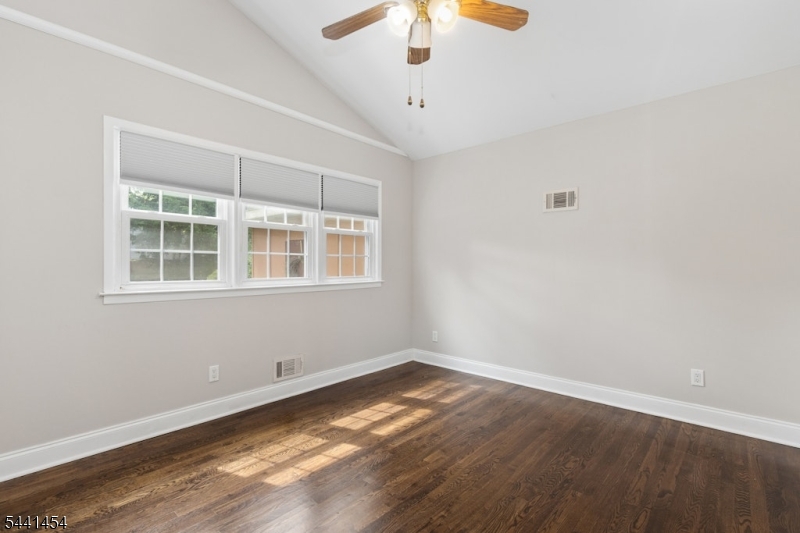 1179 Blazo Terrace Mountainside, NJ 07092 - Photo 28 of 41