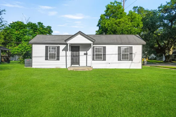 $1,650 | 2102 North Galveston Avenue, Pearland, TX 77581