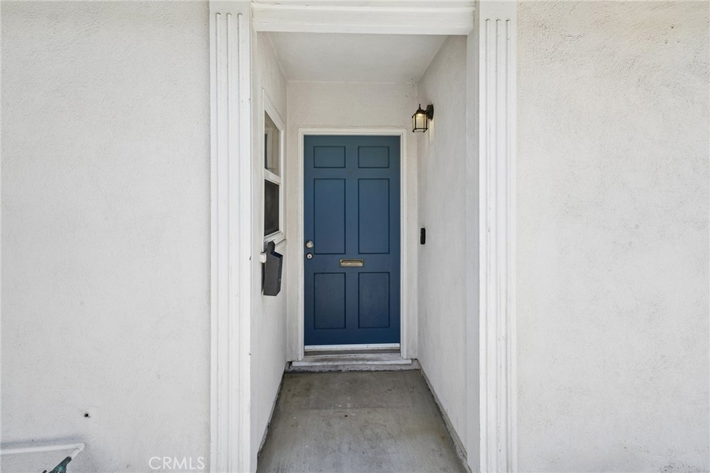 3595 Watkins Drive Riverside, CA 92507 - Photo 5 of 48