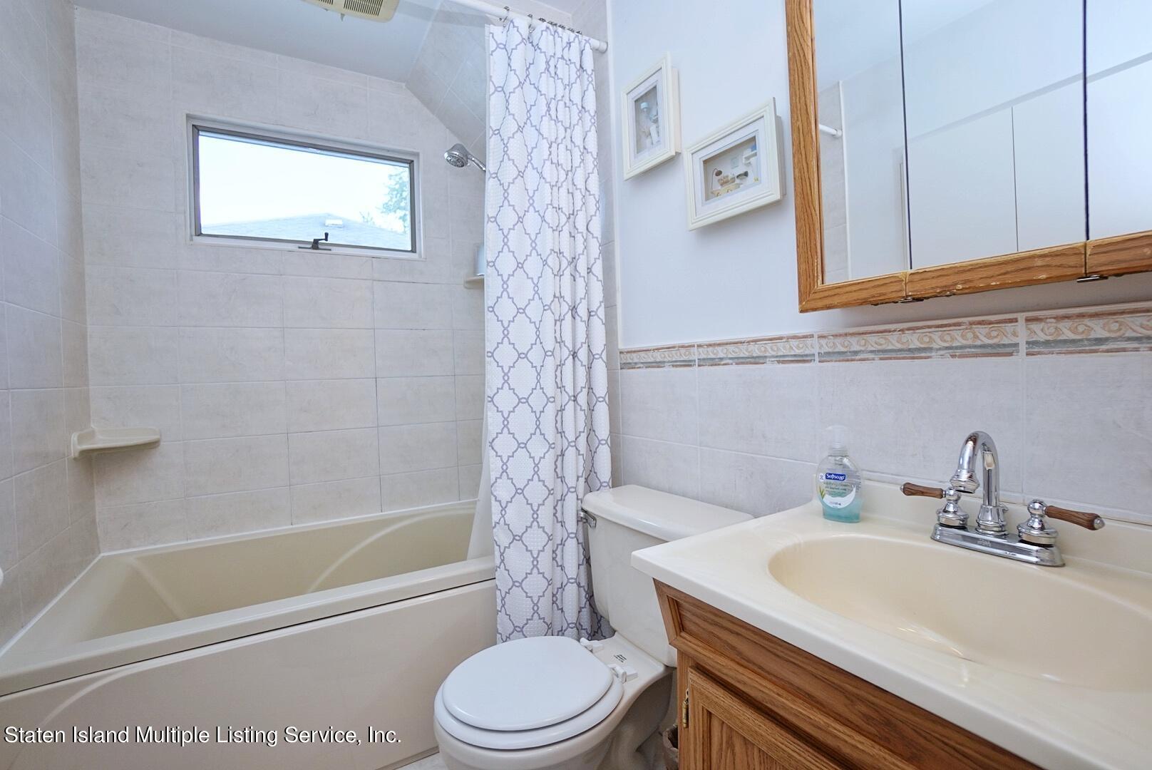 592 Rathbun Avenue Staten Island, NY 10312 - Photo 12 of 25 Photo Nov 05 2022, 12 03 45 PM