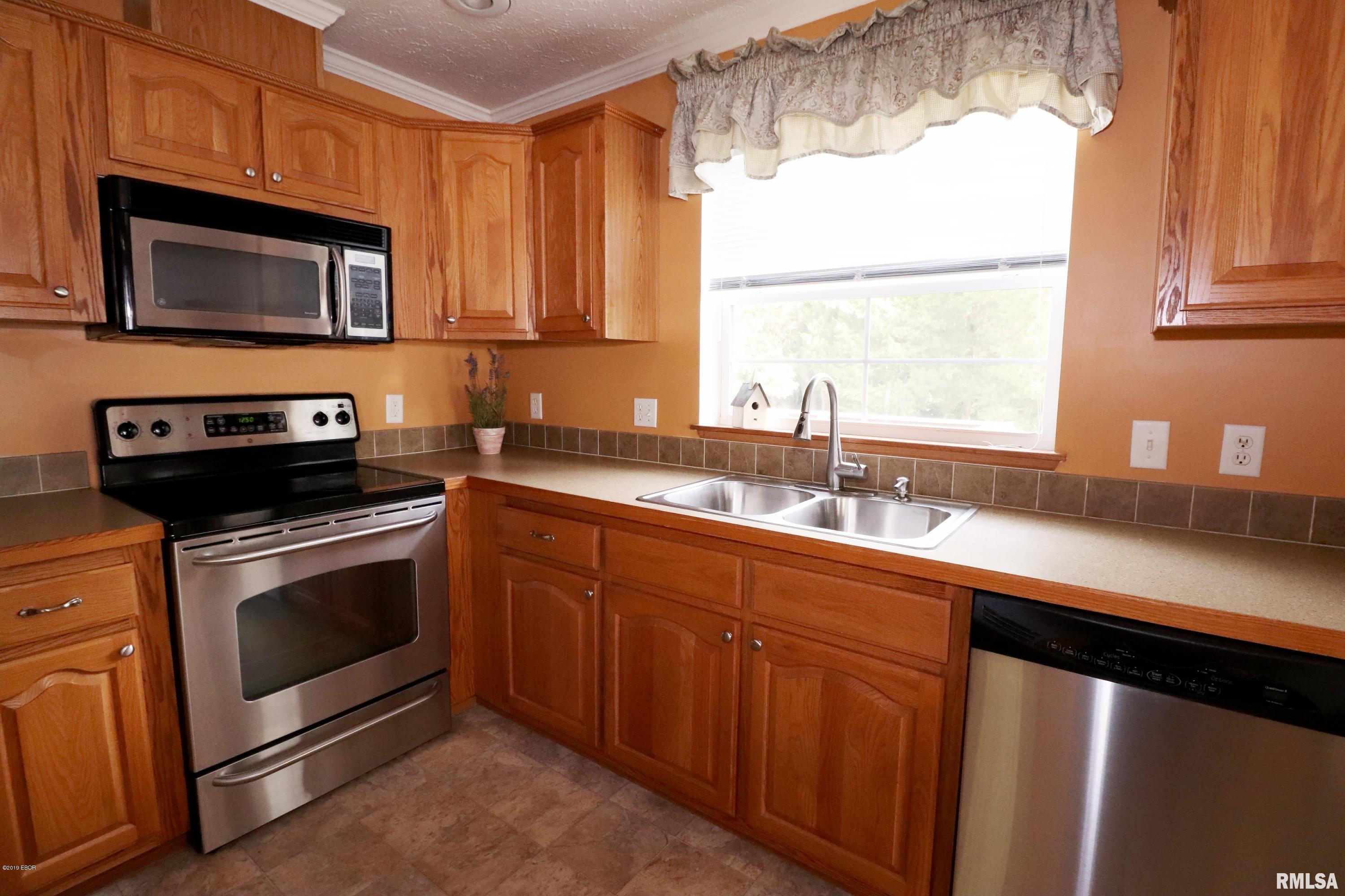11267 Husband Road Marion, IL 62959 - Photo 11 of 33