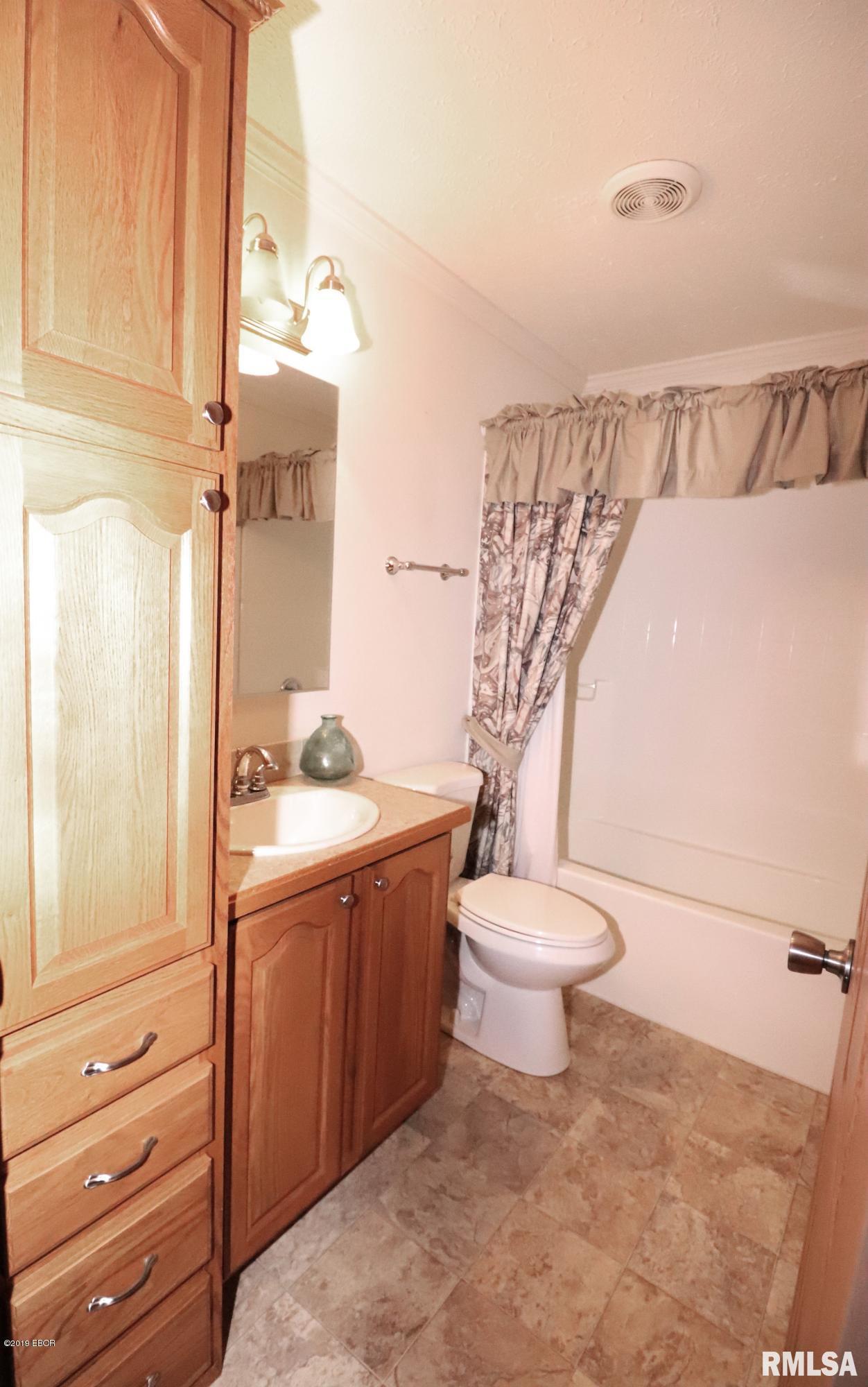 11267 Husband Road Marion, IL 62959 - Photo 20 of 33