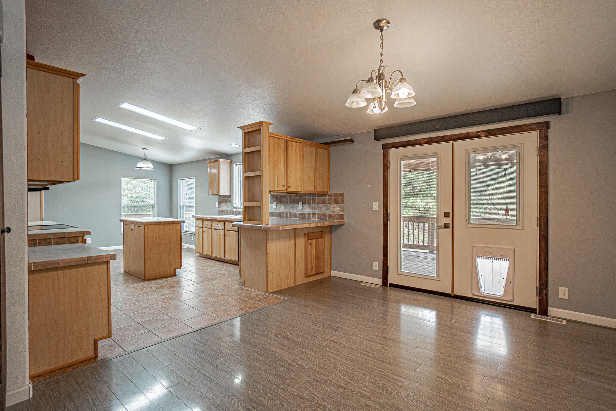 4782 Old Stage Road Central Point, OR 97502 - Photo 10 of 43 DSC01316-HDR
