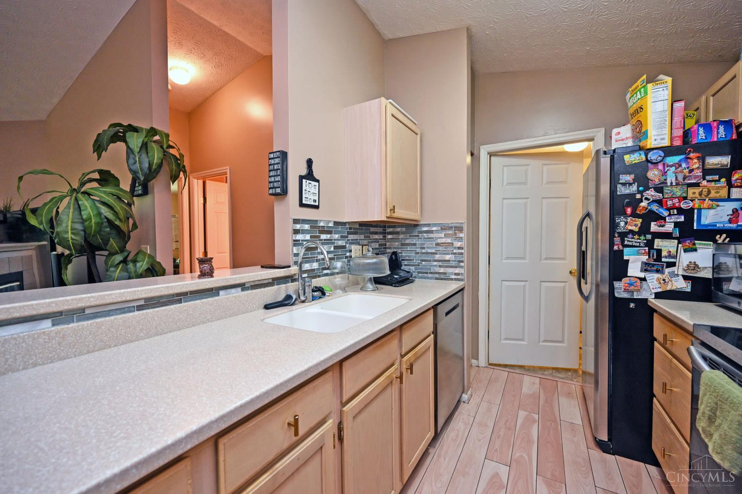 9325 Winton Road, Unit 6 Cincinnati, OH 45231 - Photo 6 of 13