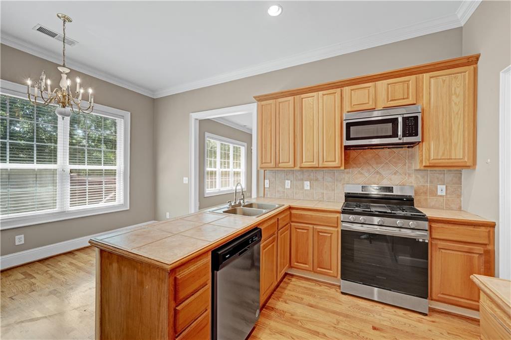 1566 Greyson Ridge Northeast Marietta, GA 30062 - Photo 11 of 52