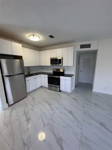 $1,750 | 5731 Northeast 18th Avenue, Unit 4, Fort Lauderdale, FL 33334