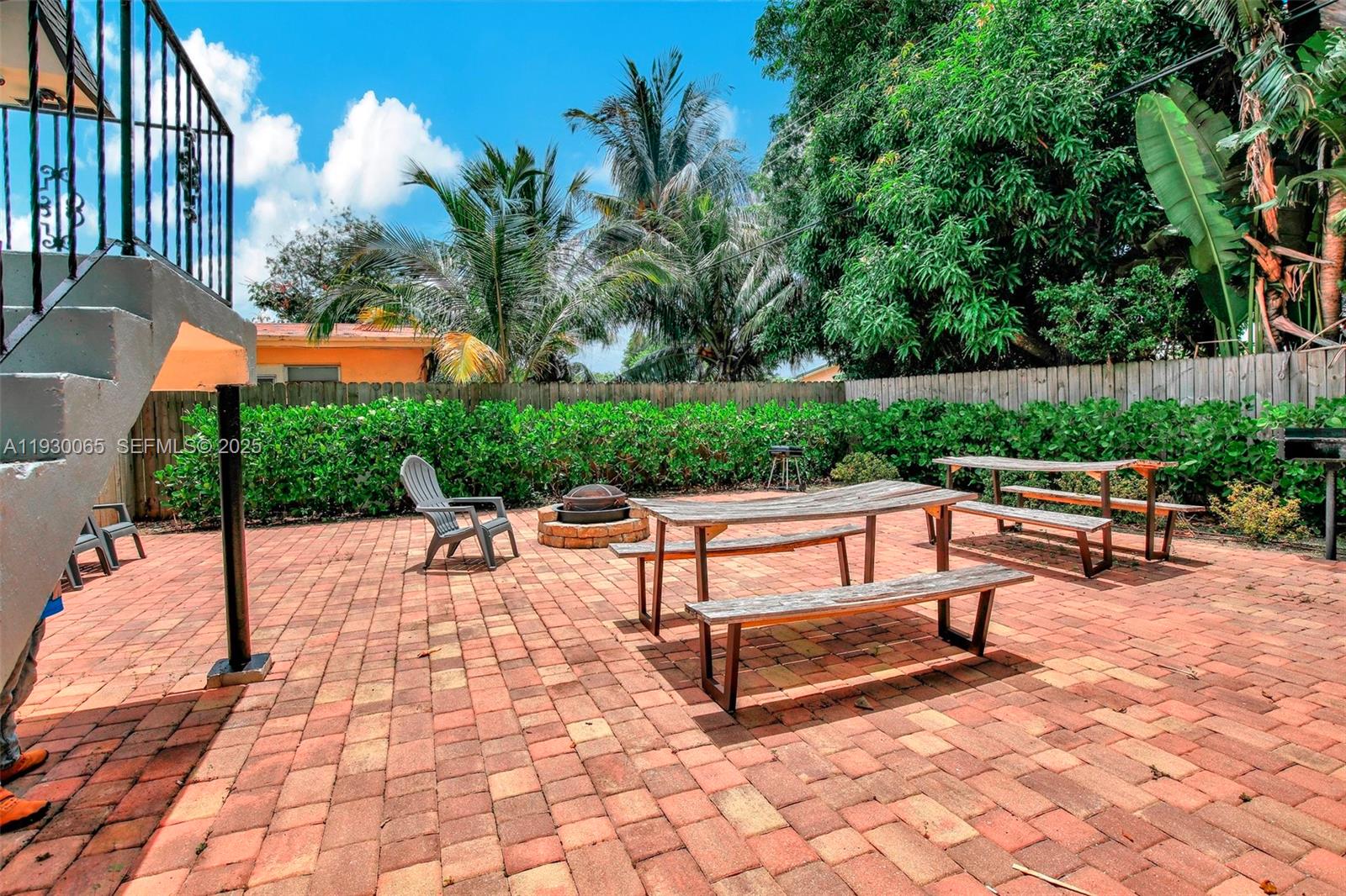 5731 Northeast 18th Avenue, Unit 4 Fort Lauderdale, FL 33334 - Photo 10 of 13 a view of a terrace with sitting area
